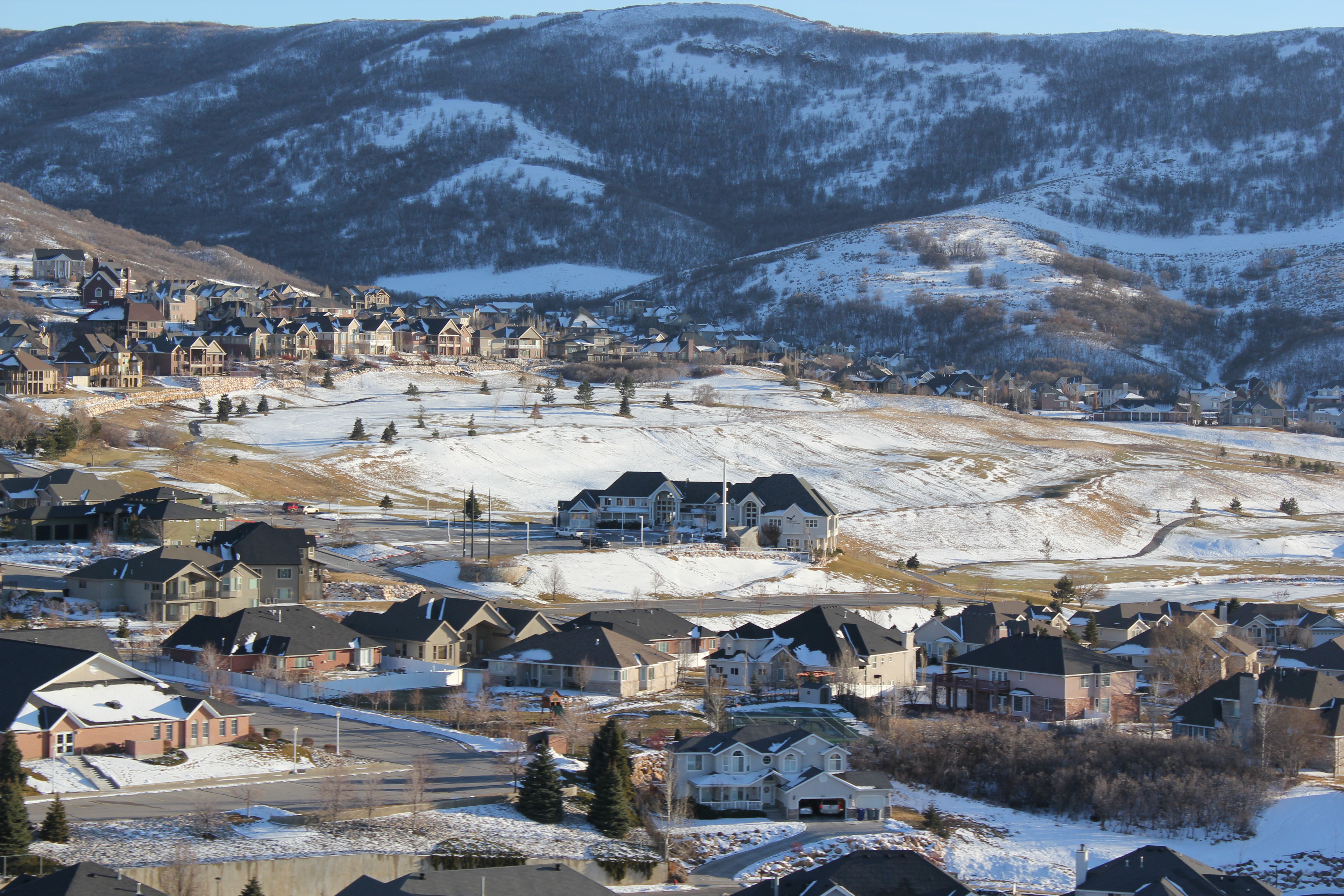Winter scene NSL golf course and homes